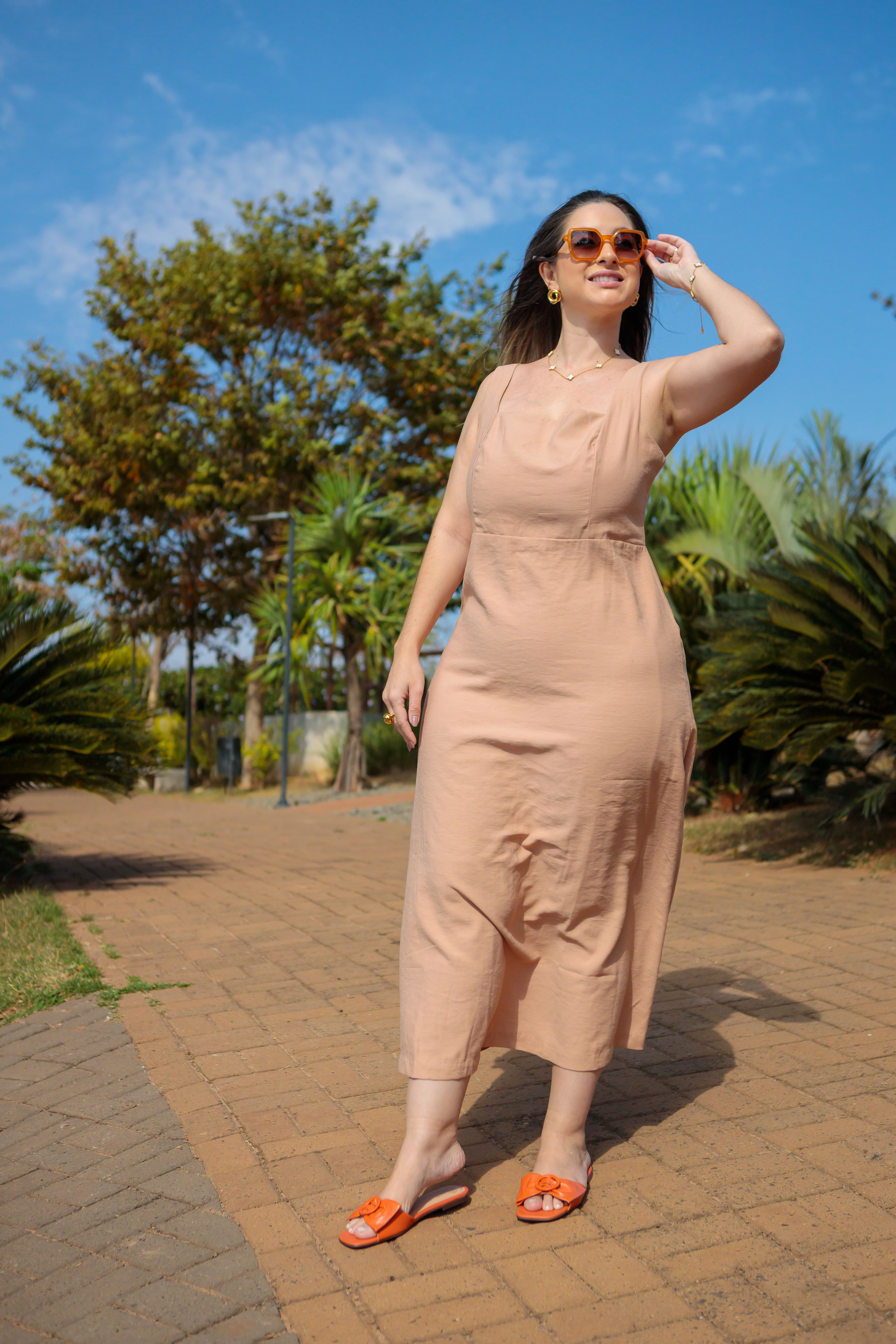 Vestido Midi Detalhe Botões Naiara Bege