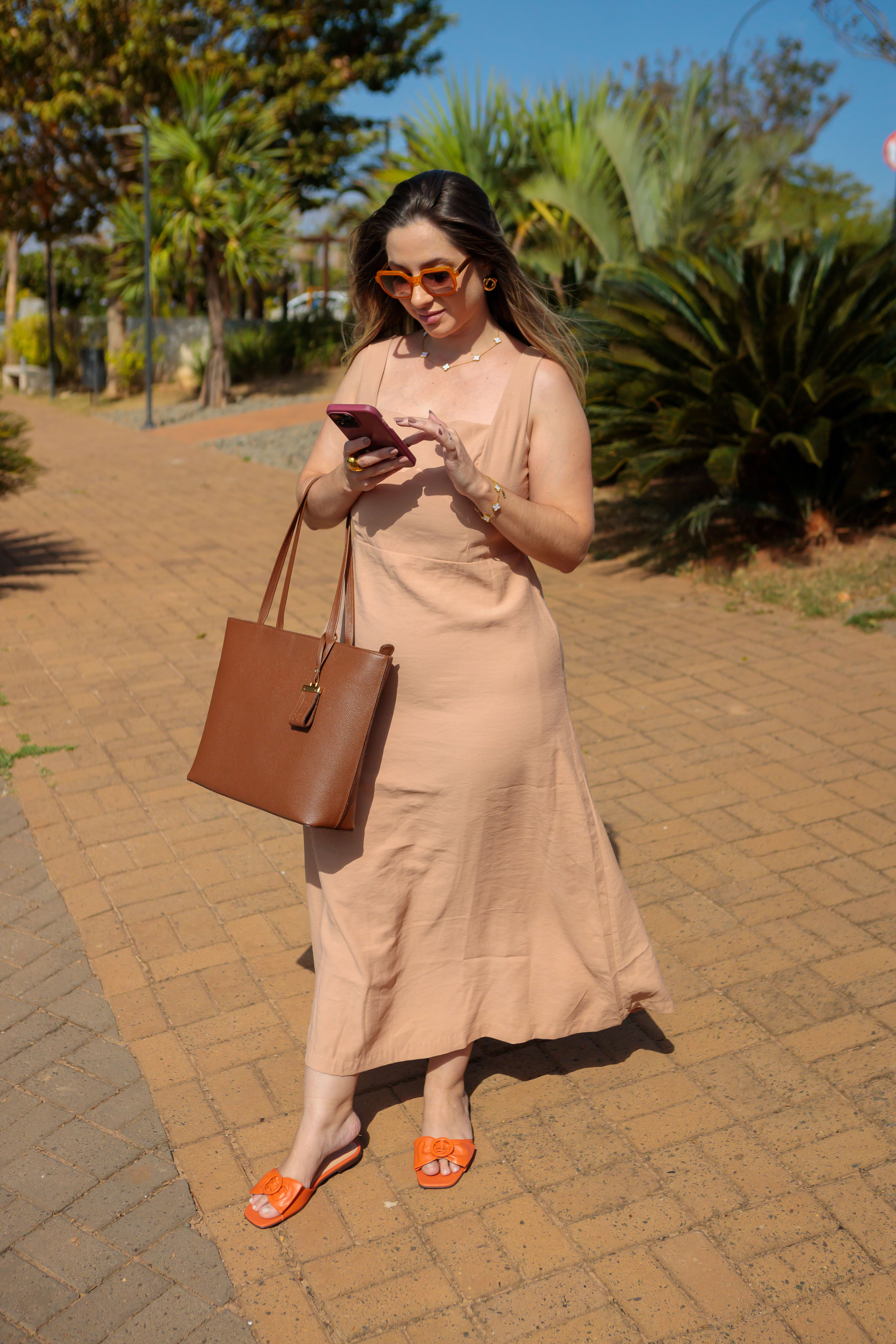Vestido Midi Detalhe Botões Naiara Bege