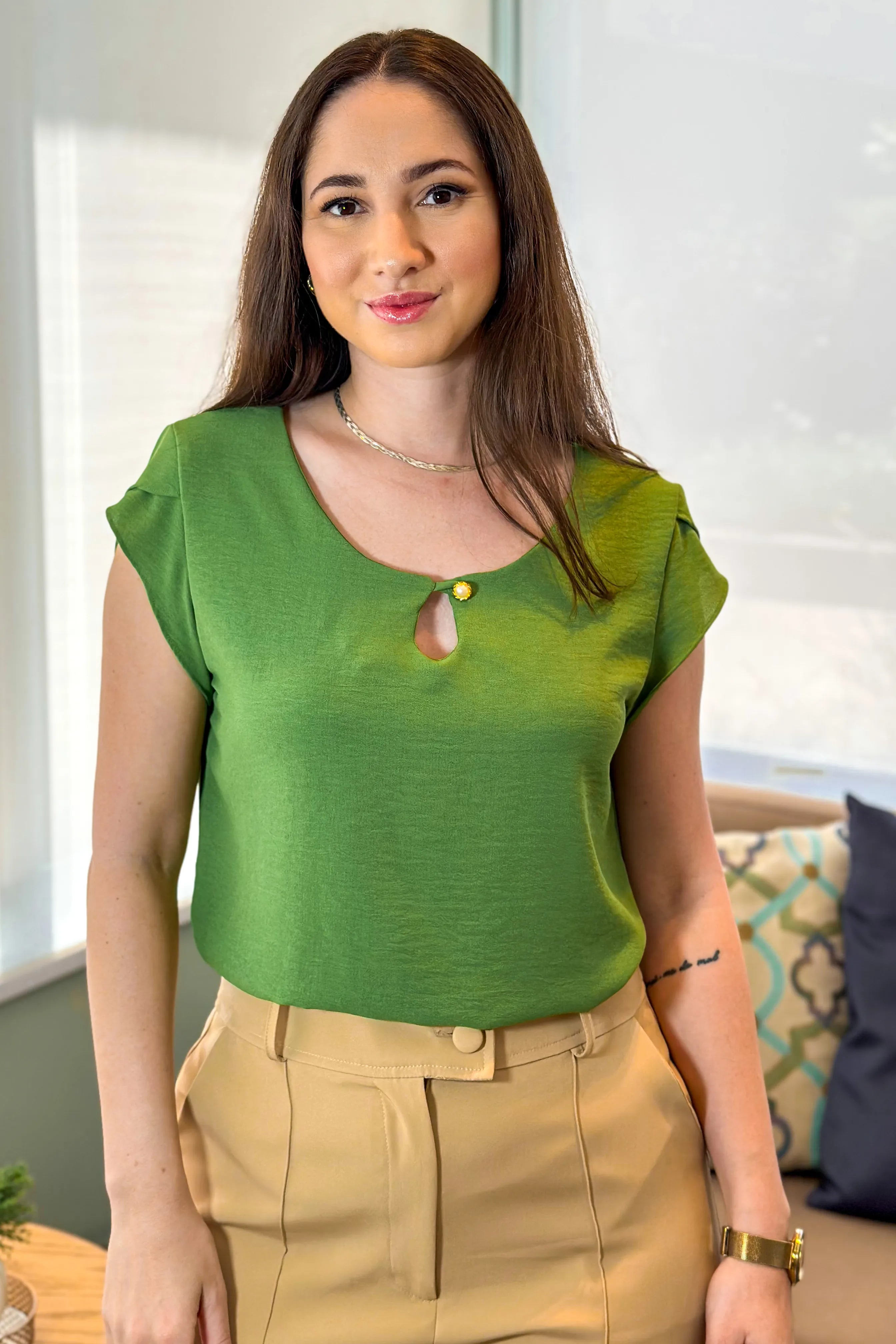 Blusa Manga Transpassada Detalhe Botão Ana Verde