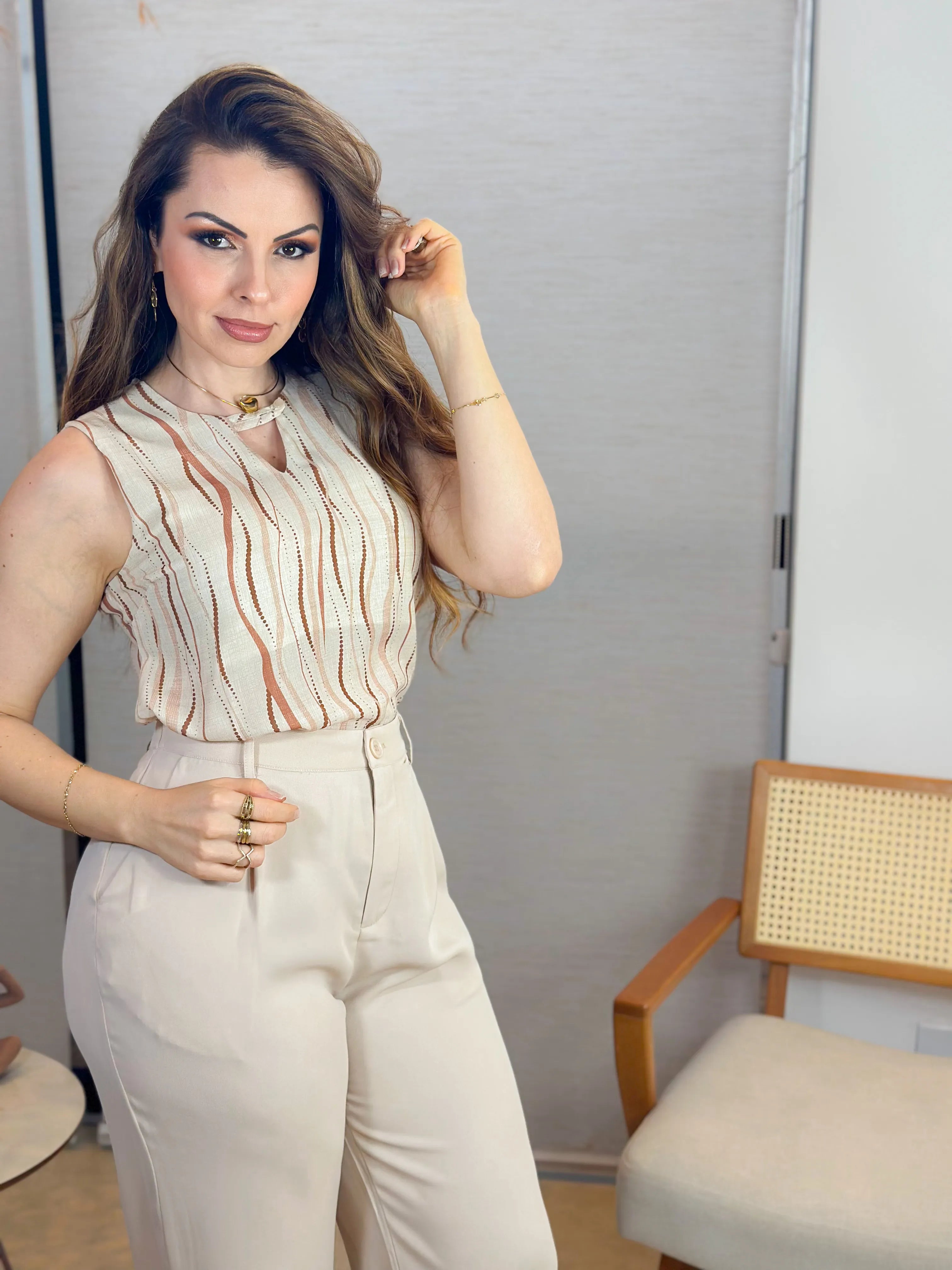 Blusa Regata Detalhe Vazado Daiana Estampada Marrom