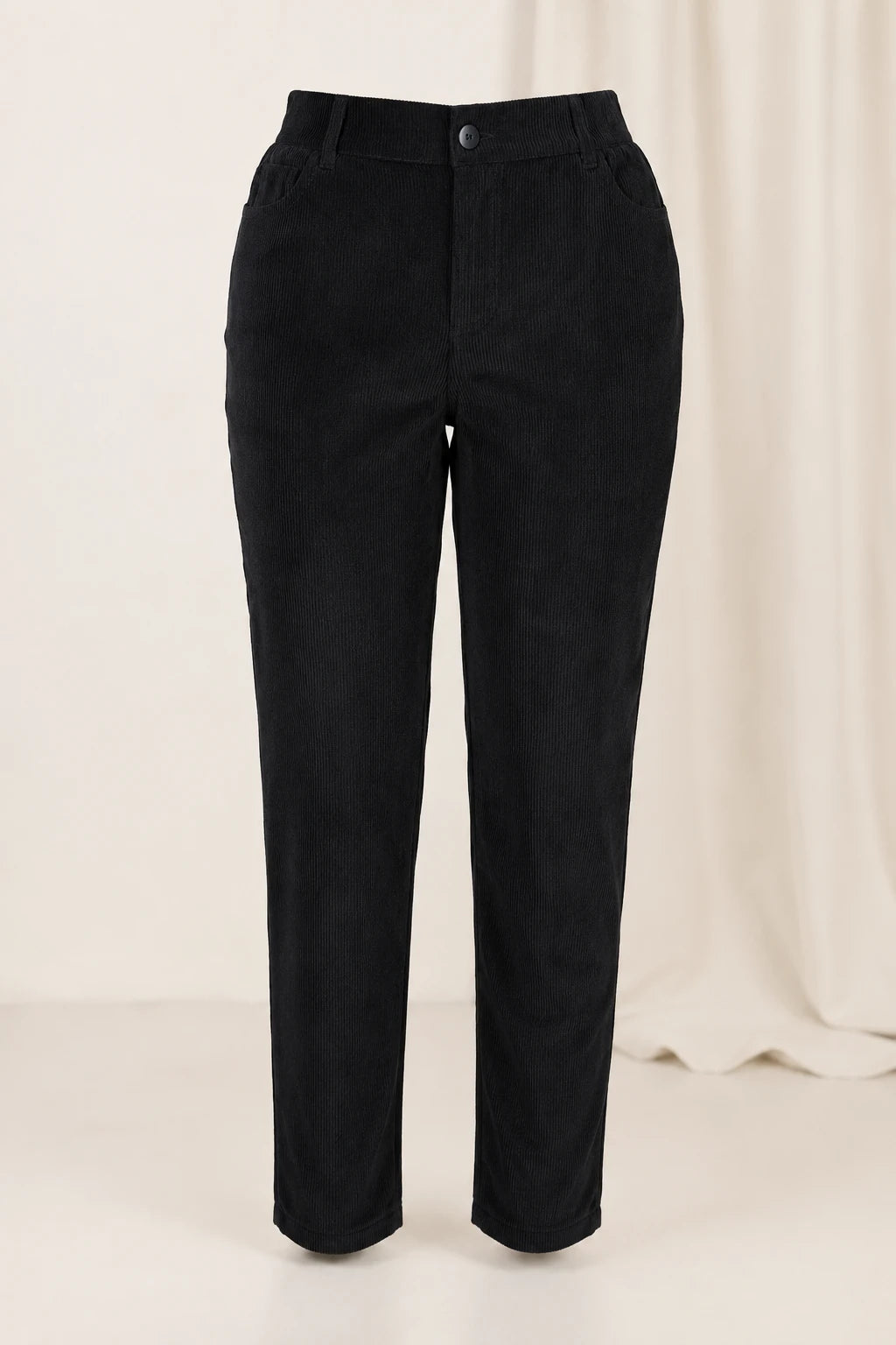 Calça Cotelê Corte Reto Lupita Preta