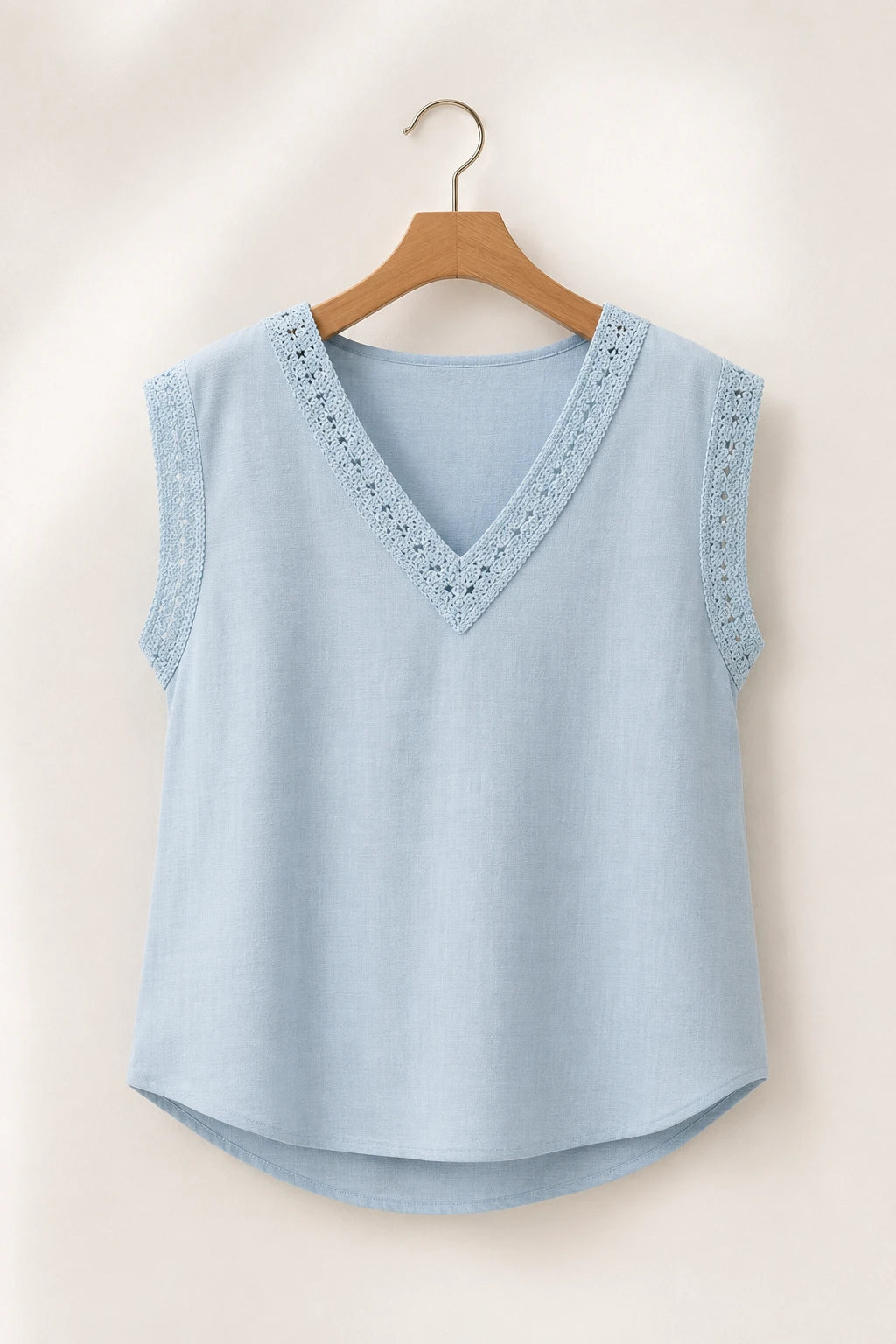 Blusa Regata Respirável com Decote Bordado Larissa Azul