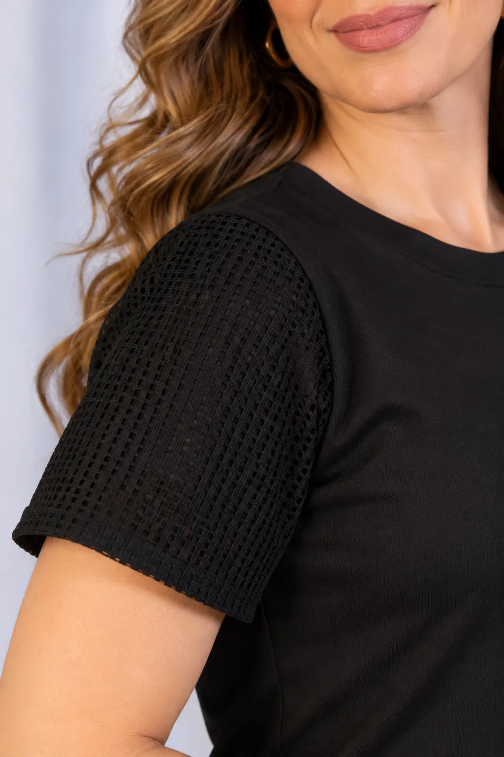 Blusa em Cotton Lycra com Manga Trabalhada em Renda Naiara Preta