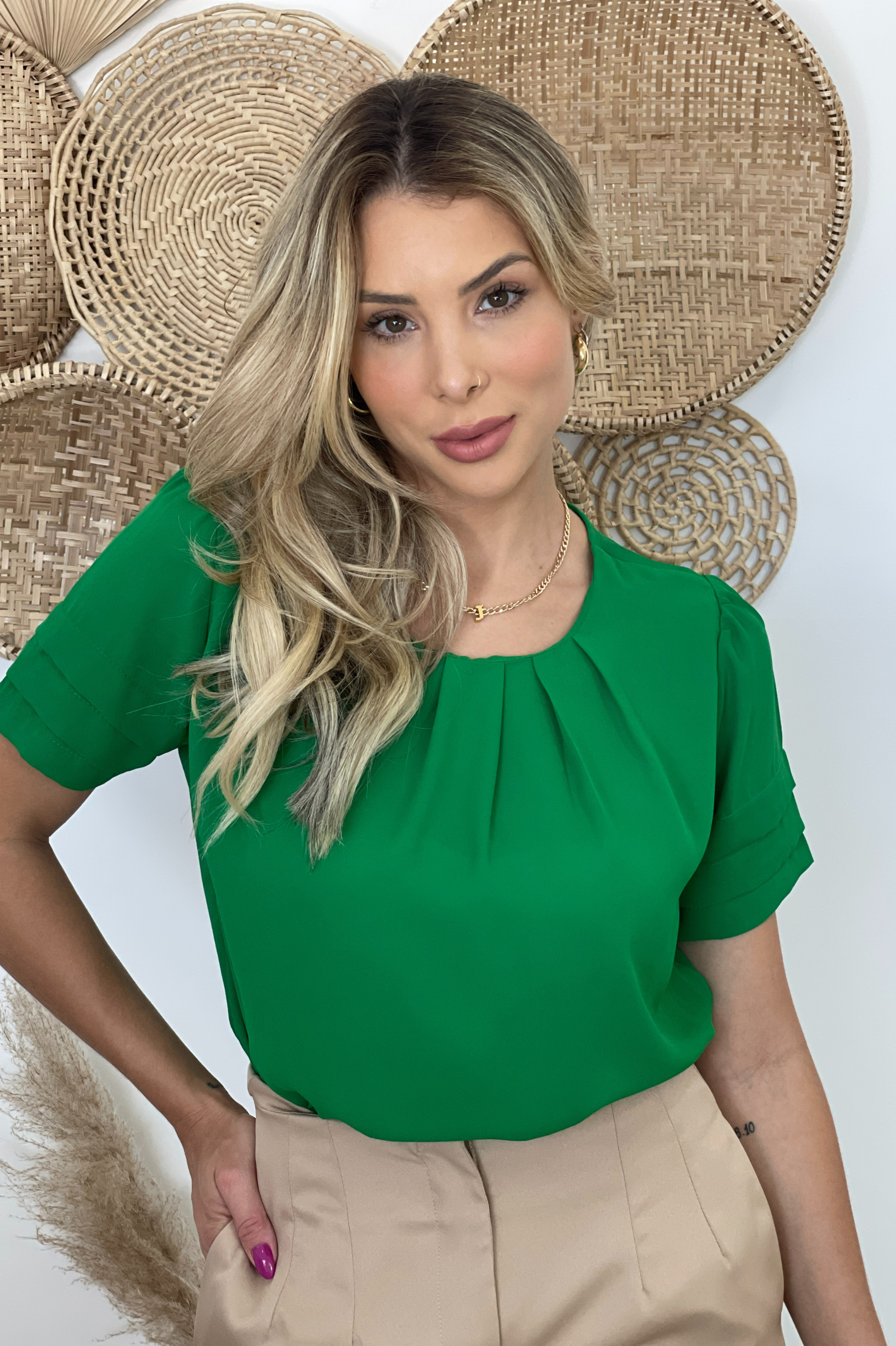 Blusa Manga Curta Camadas Olívia Verde