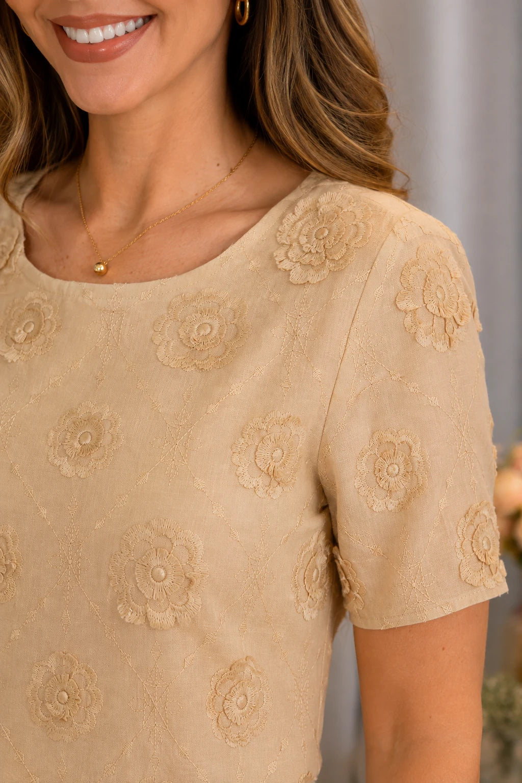 Blusa em Laise Fresca e Delicada Samantha Bege
