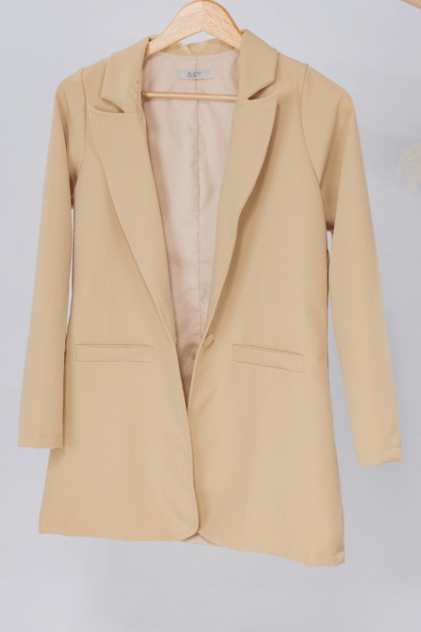 Blazer Alongado Detalhe Bolso Fake Betina Bege - imporium