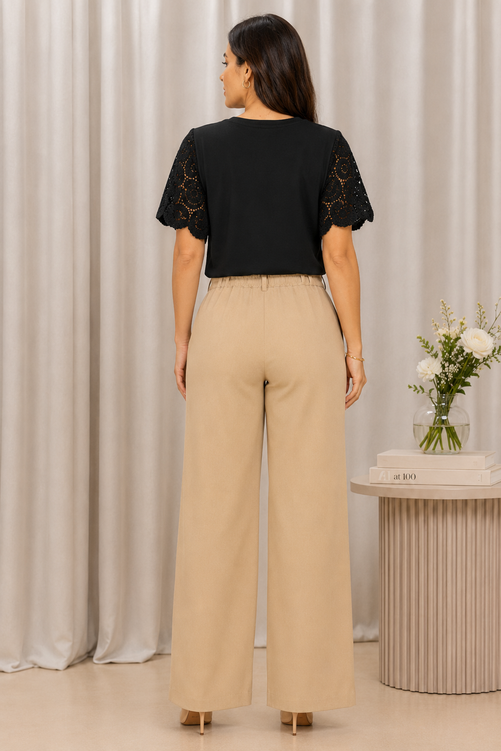 Blusa Confortável com Manga em Crochê Geisa Preta