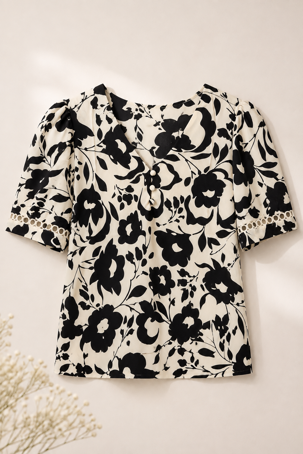 Blusa Crepe Classic Estampada com Entremeio Tauane Preta