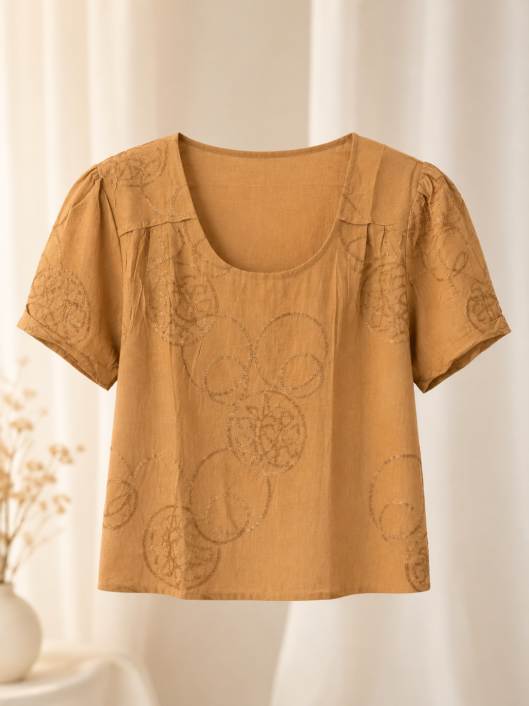 Blusa em Laise com Pregas no Colo Dália Marrom