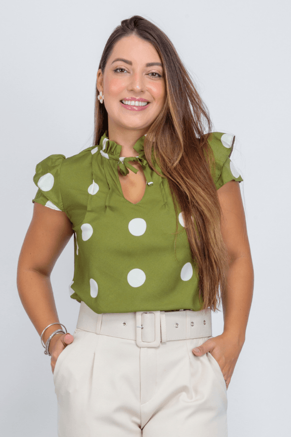 Blusa Manga Curta Detalhe Laço Karina Estampada Verde Com Poá Branco - imporium