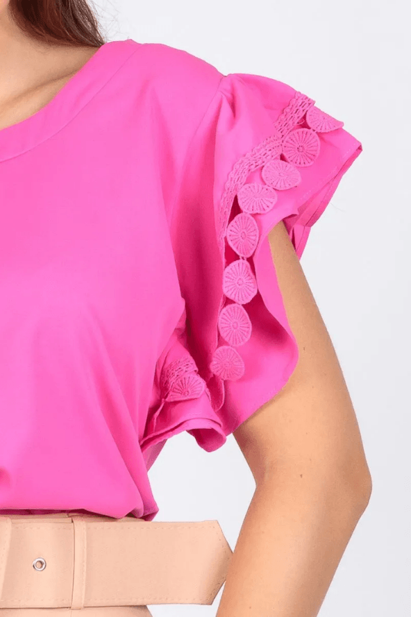 Blusa Manga Curta em Crepe Babados com Guipir Sara Pink - imporium