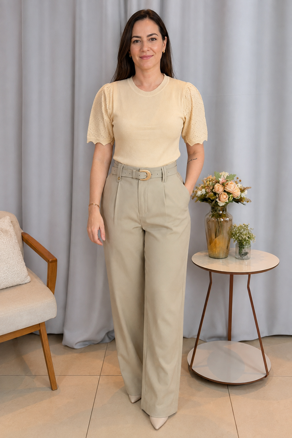 Blusa Manga Curta Que Estica Detalhe Vazado Vivian Creme