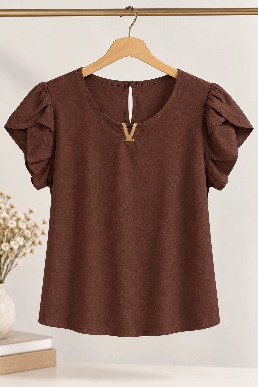 Blusa Manga Curta Transpassada Decote V Laiara Marrom - foto 9