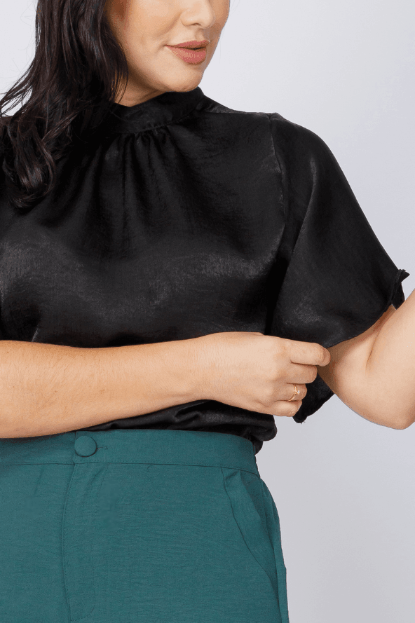 Blusa Pregas Colo Manga Flutuante Erica Preta - imporium