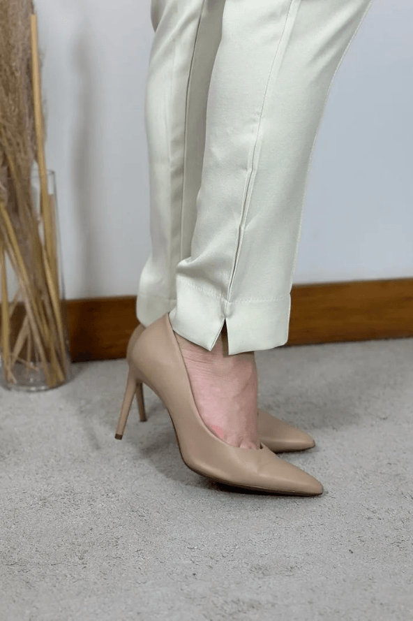 Calça Alfaiataria Detalhe Barra Flávia Creme - imporium