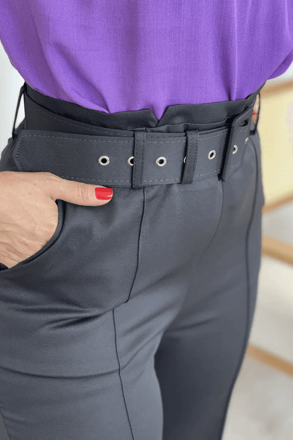 Calça Detalhe no Cós Cinto Encapado Camille Preta - imporium