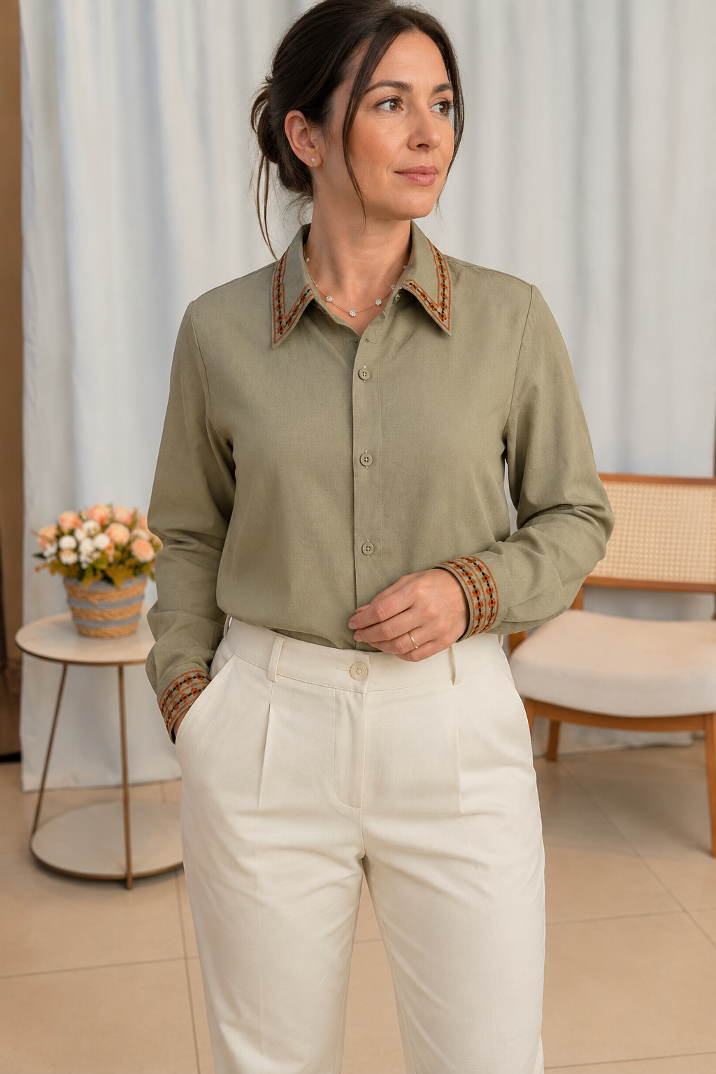 Camisa em Visco com Bordado Delicado Cátia Verde