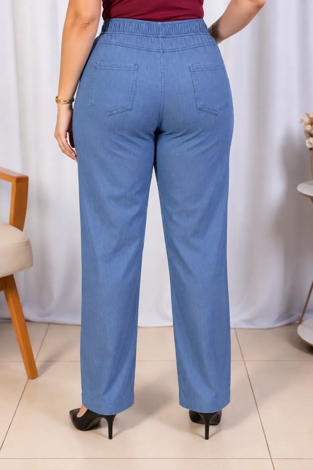 Calça Corte Reto em Chambray com Detalhe de Botões Célia Azul