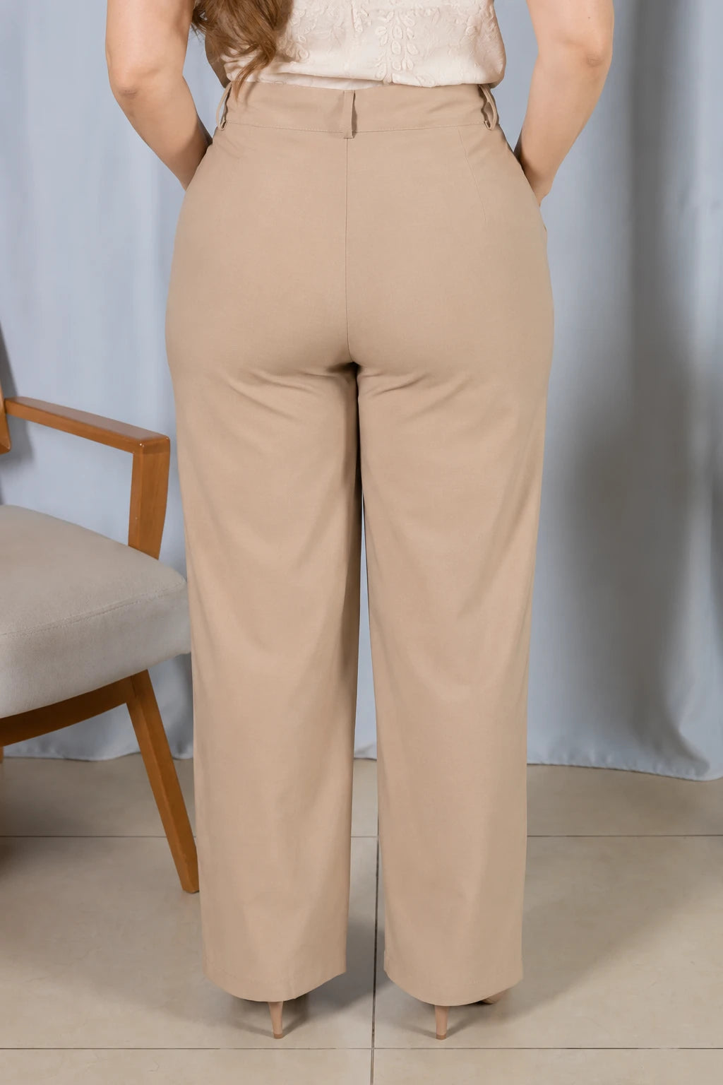 Calça Alfaiataria Corte Reto Cleo Caqui