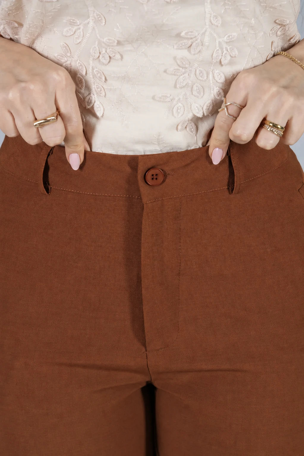 Calça Alfaiataria Corte Reto Cleo Marrom