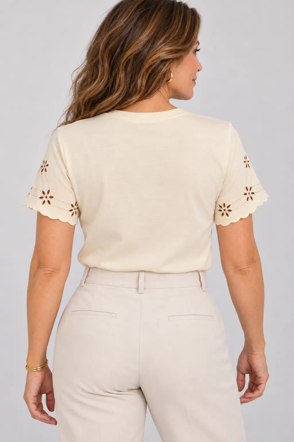 Blusa Manga Curta Em Cotton Lycra Manga Bordada Cora Creme