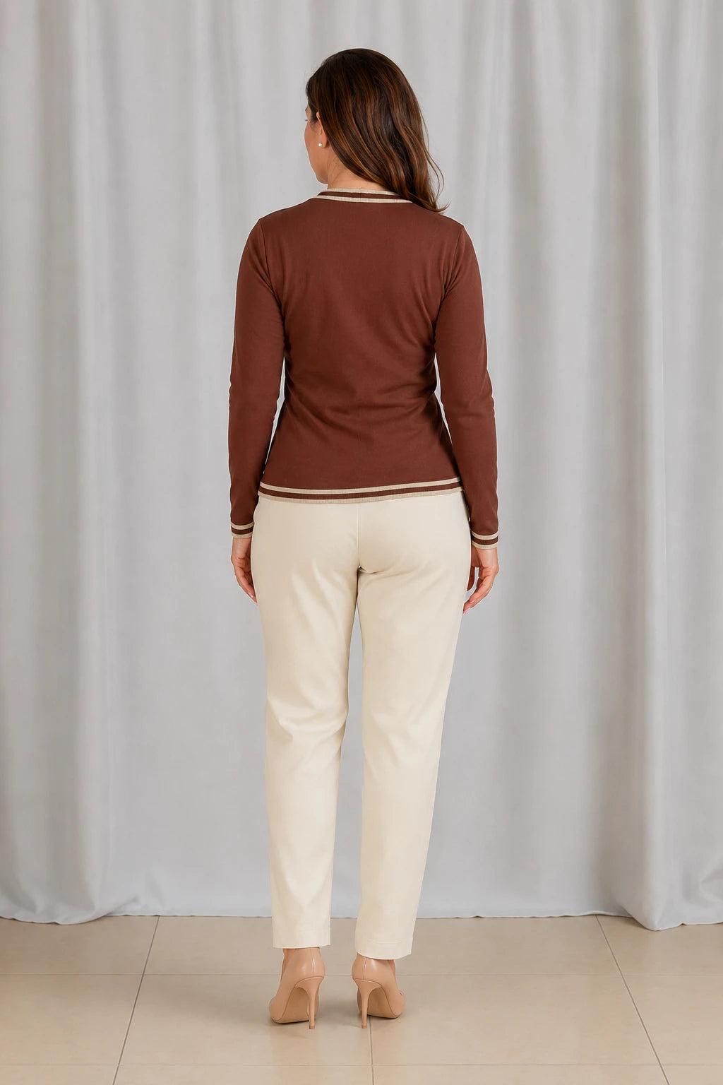 Blusa Manga Longa Confortável Daniela Marrom