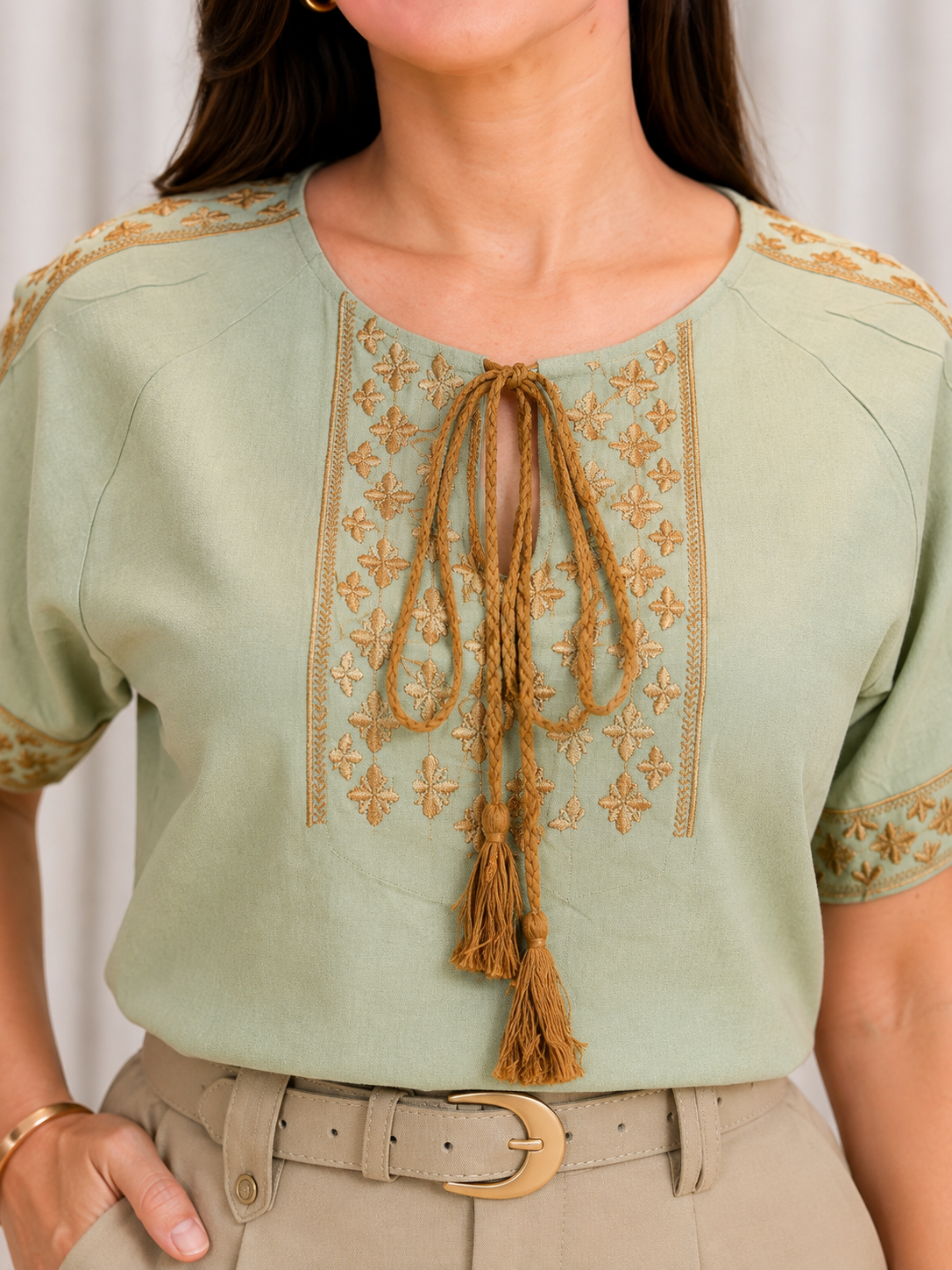 Blusa Em Cotton Linho Fresca Bordada Com Amarração Edna Verde
