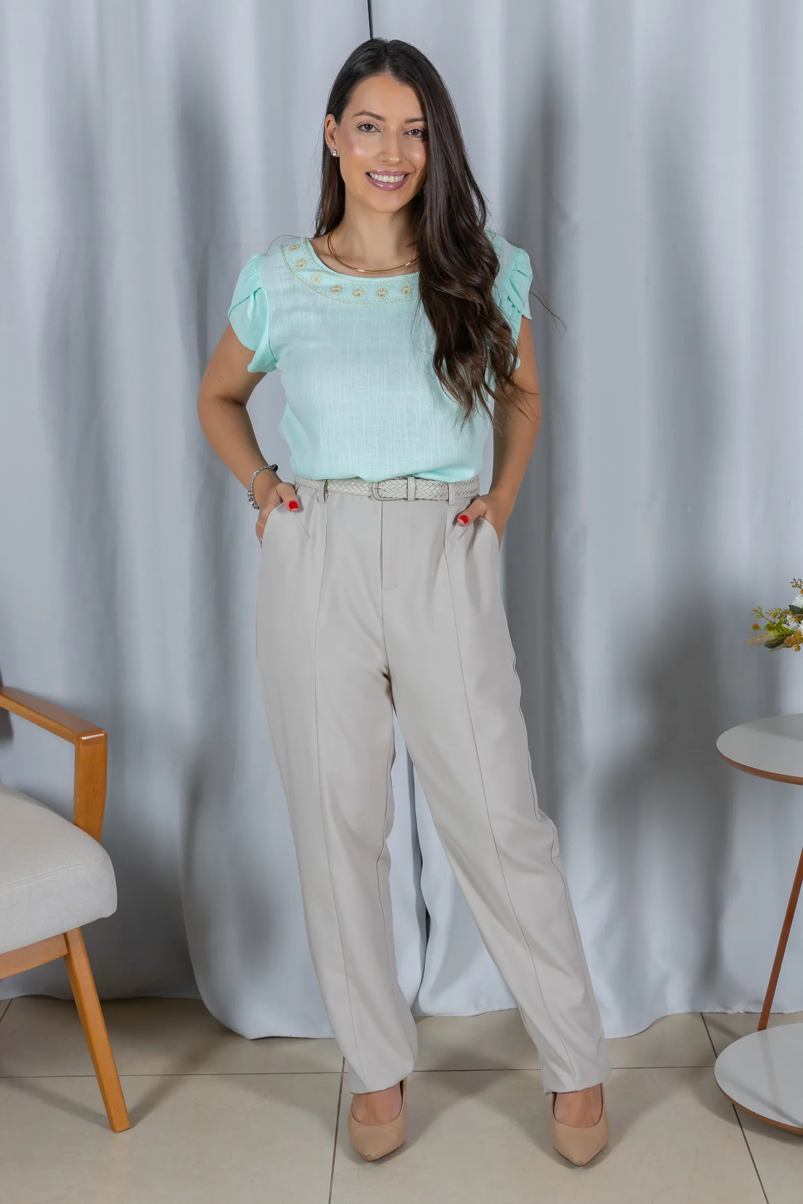 Blusa Manga Curta Transpassada com Bordado Delicado Selma Verde