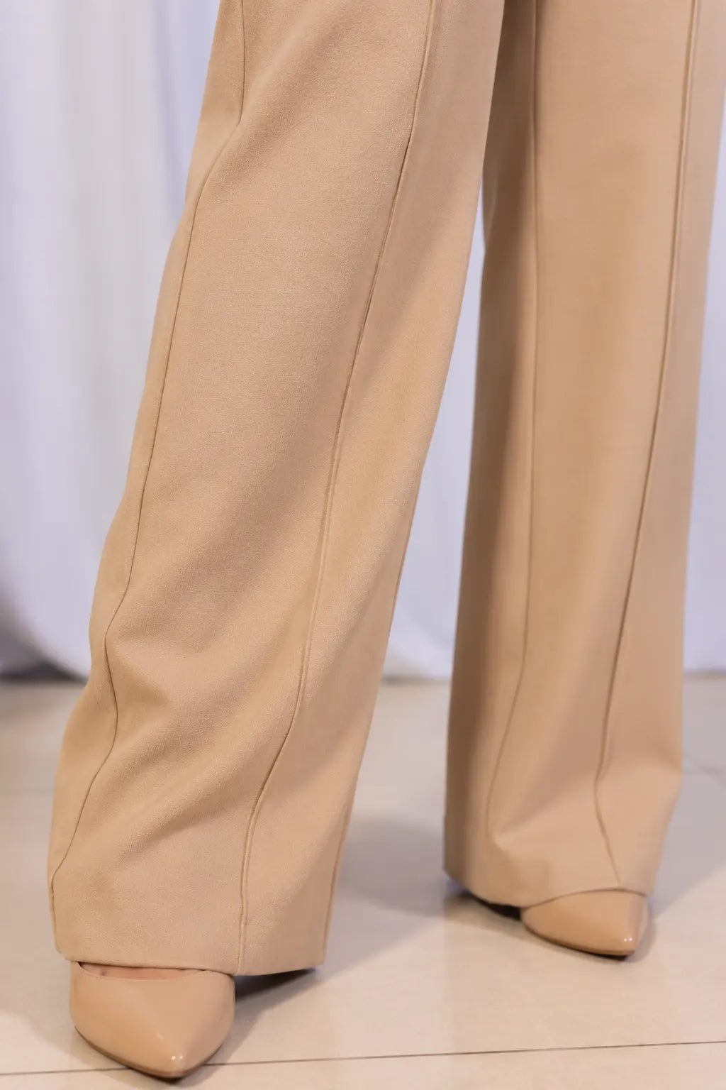 Calça Corte Reto em Crepe Confort Juliane Bege