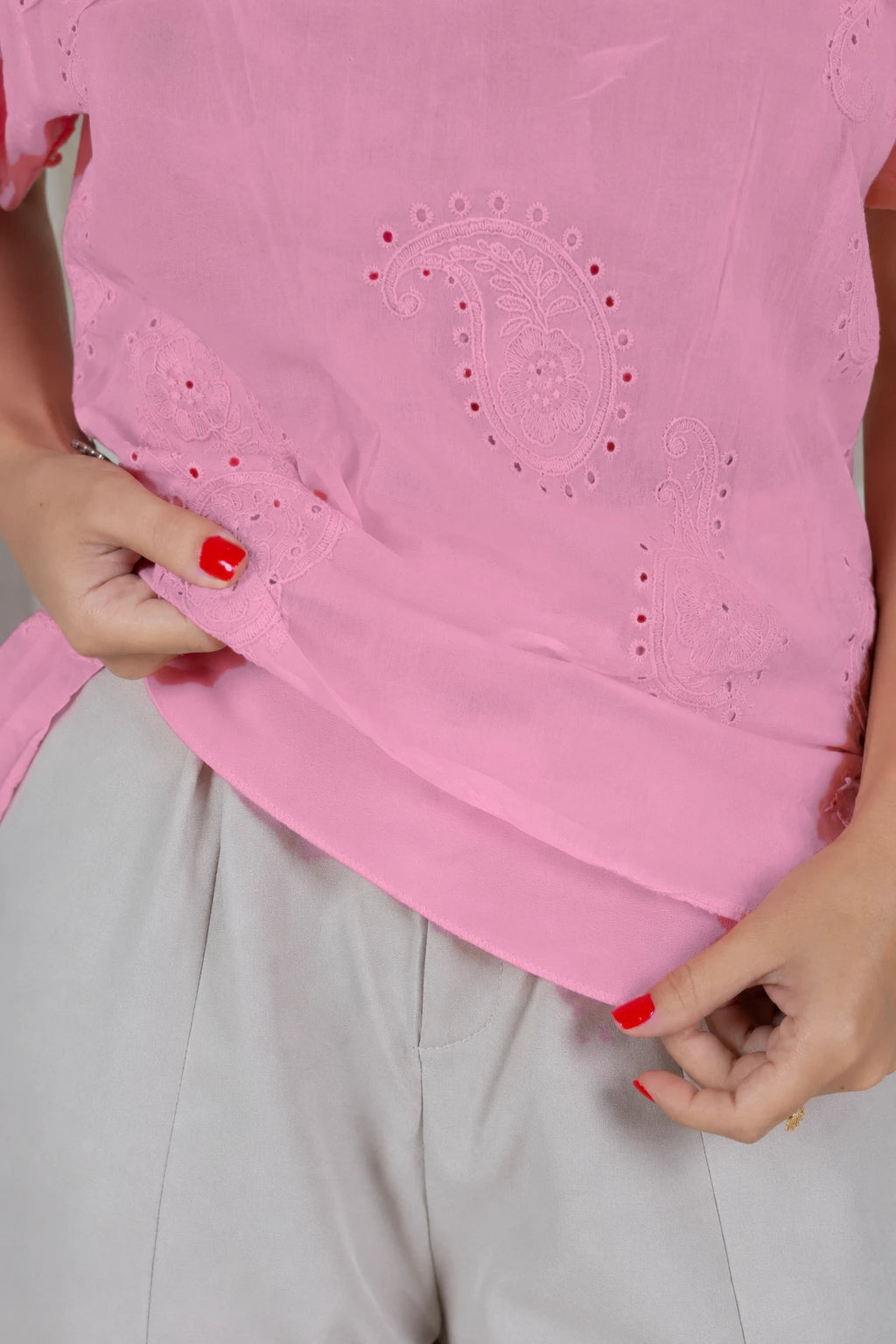 Blusa Laise com Decote V Emanuelle Rosa - costas