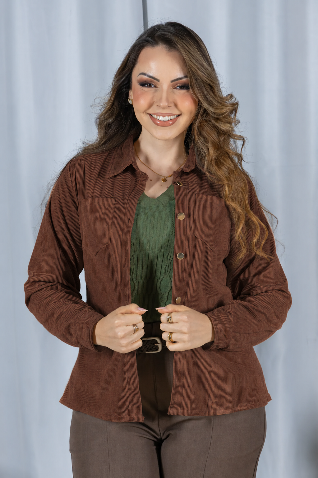 Camisa Cotelê com Bolsos Zoey Marrom