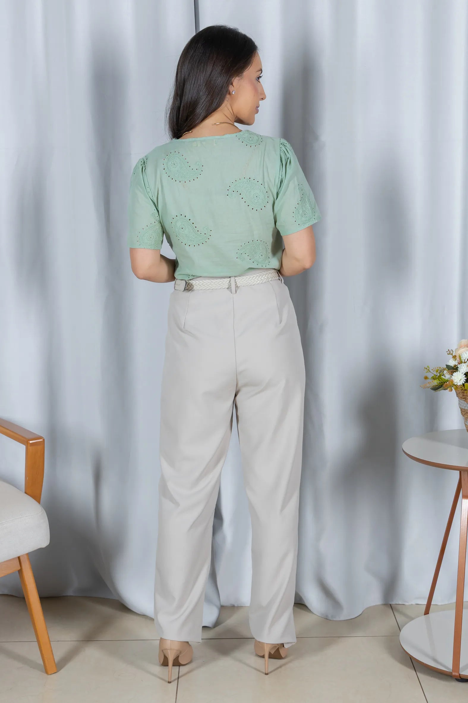 Calça Reta que Alonga a Silhueta Bianca Gelo