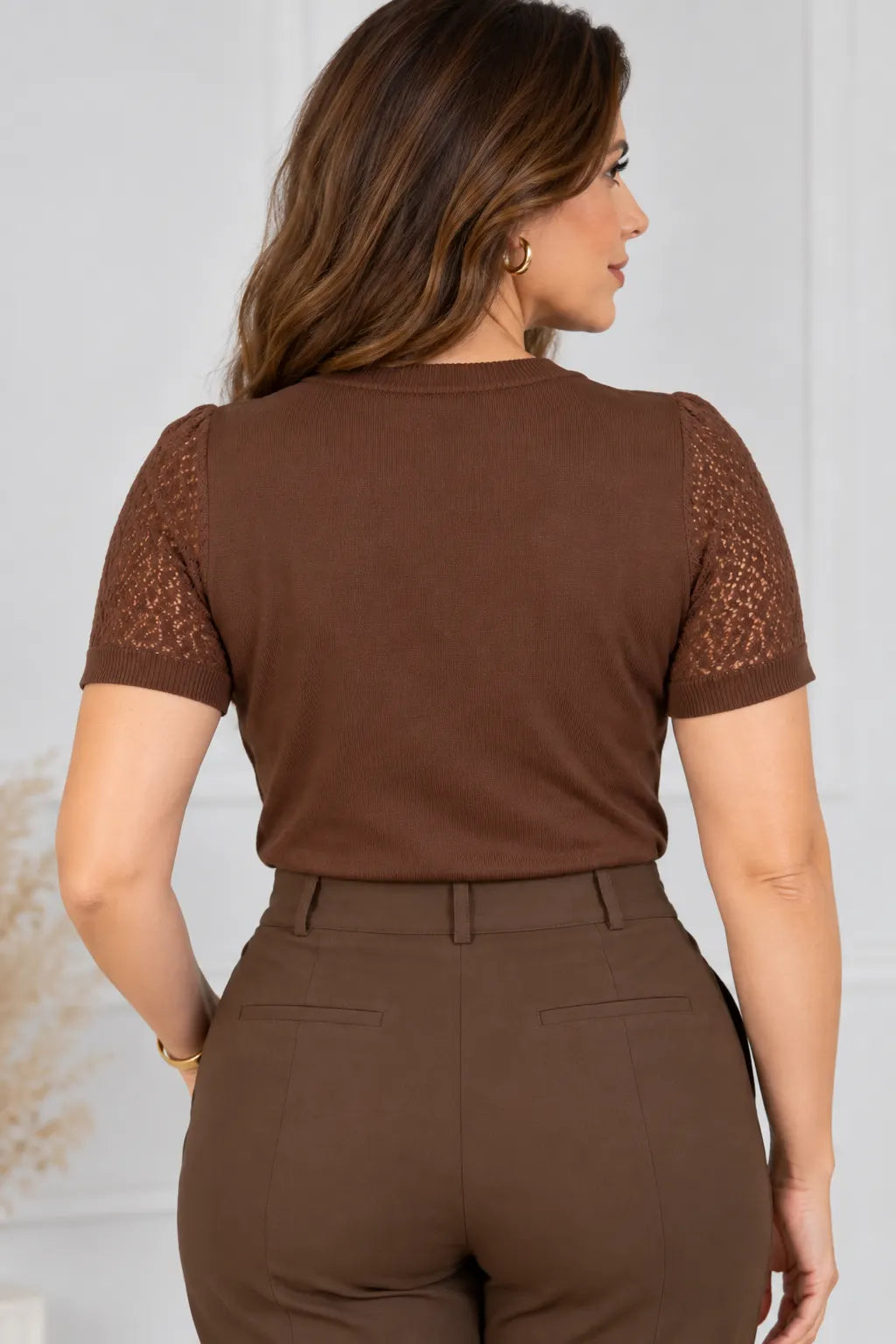 Blusa Manga Curta Modal Renda Efeito Crochê Jordana Marrom