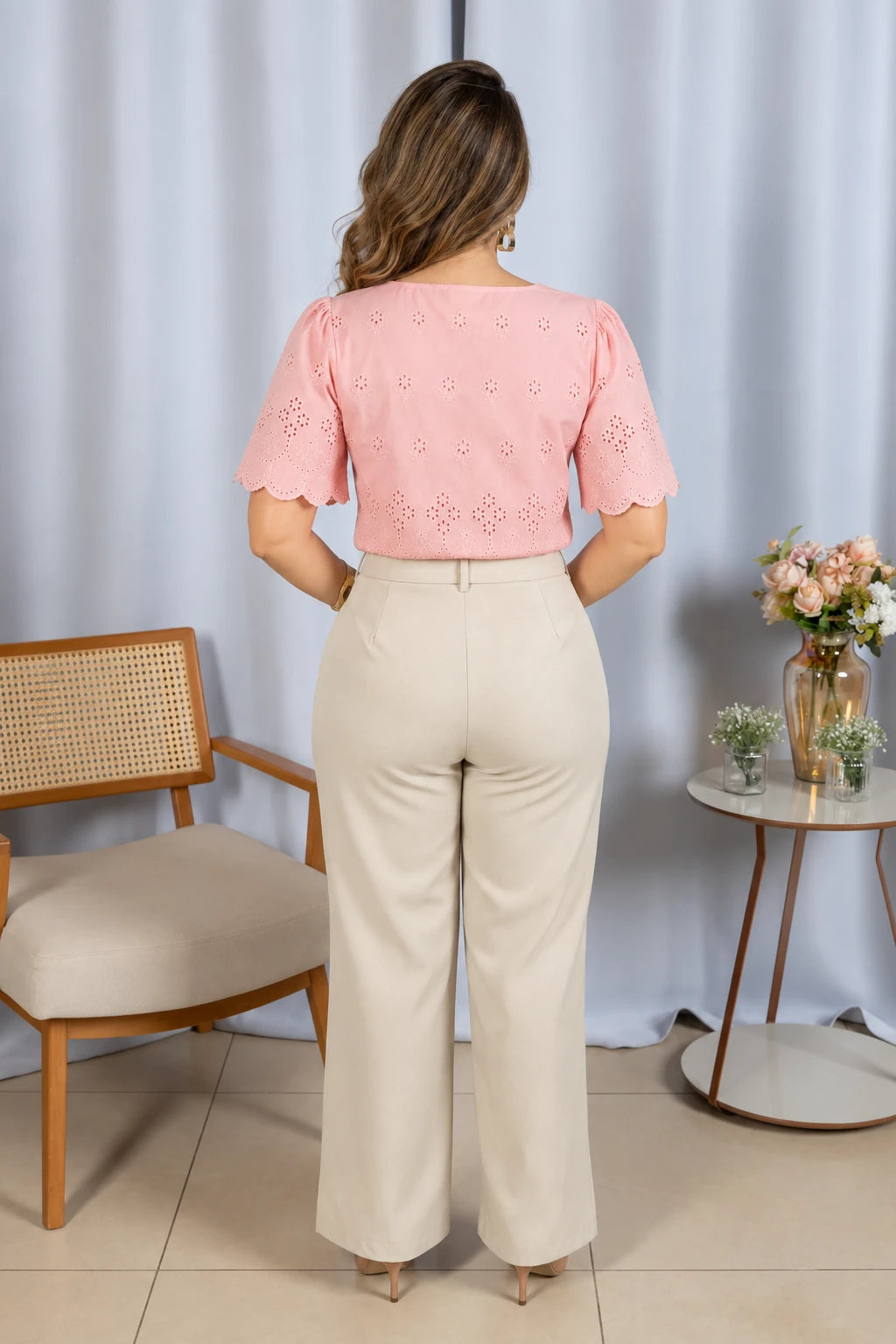Blusa em Laise Leve e Delicada Clarissa Rosa - costas