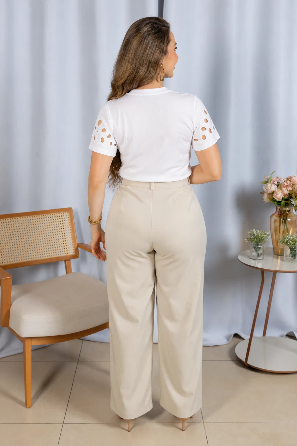 Blusa Confortável em Cotton Lycra com Manga Vazada Paula Branca - costas