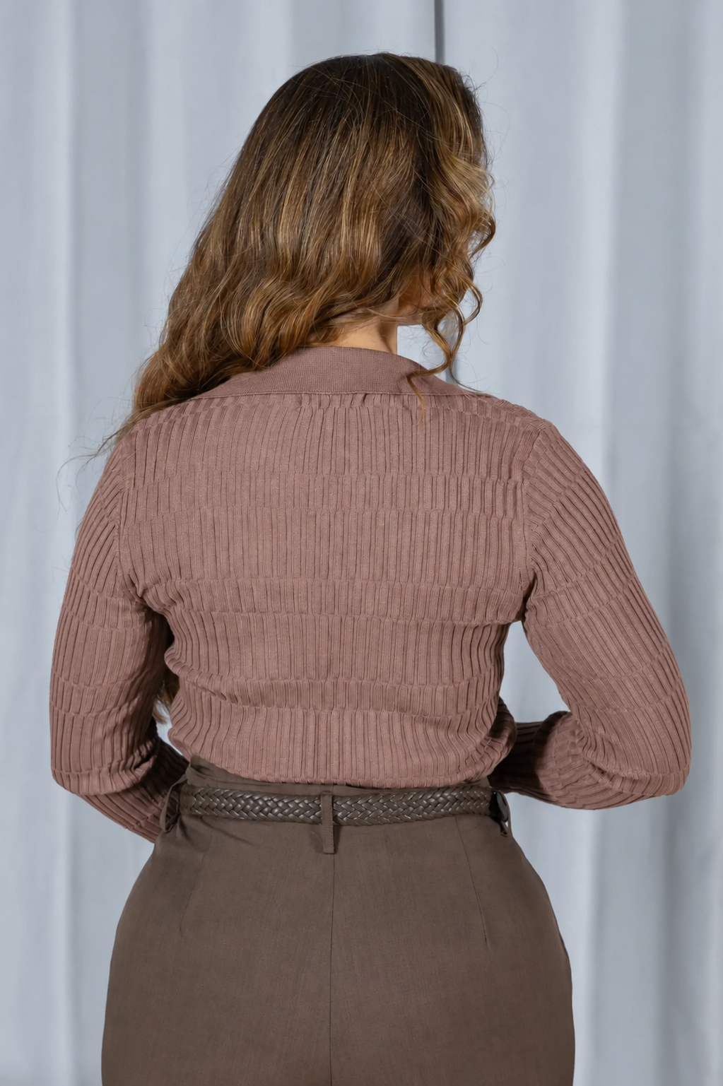 Tricot Modal Leve Decote V Stella Areia