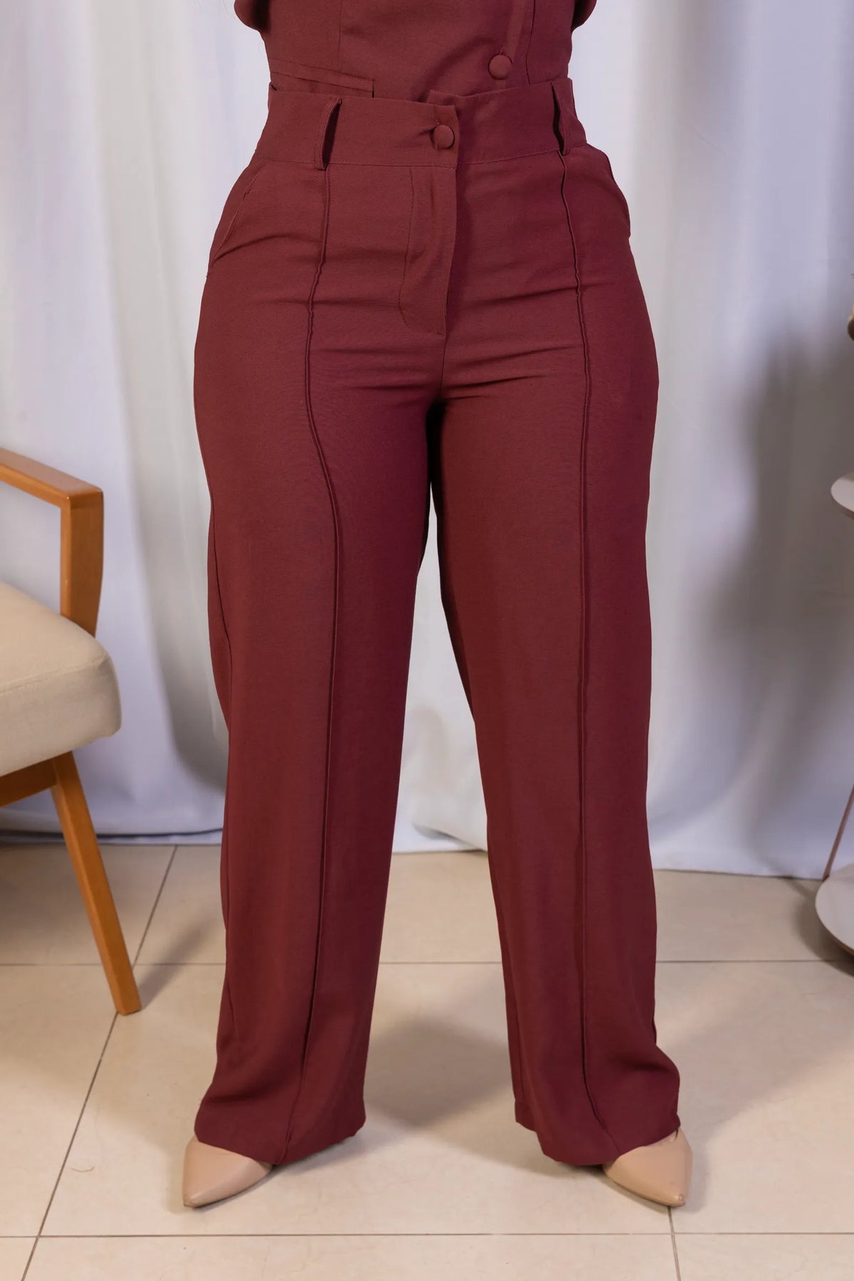 Calça Corte Reto em Crepe Confort Juliane Marsala
