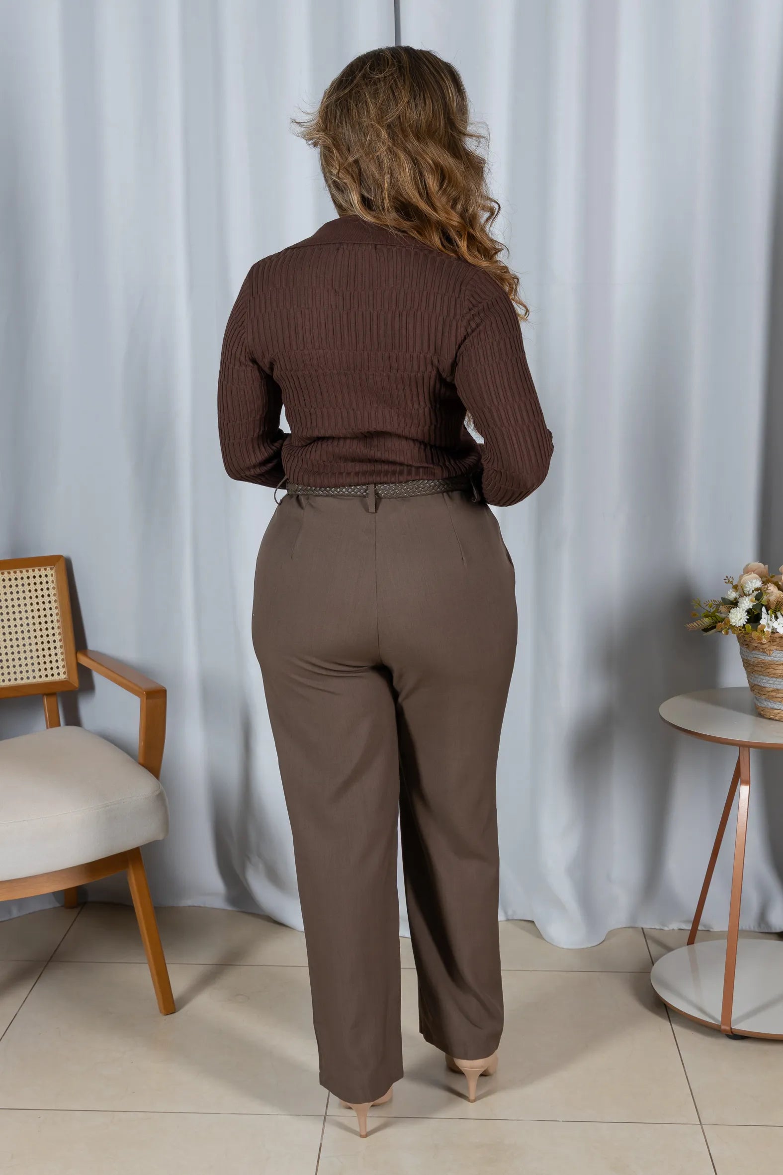 Tricot Modal Leve Decote V Stella Marrom