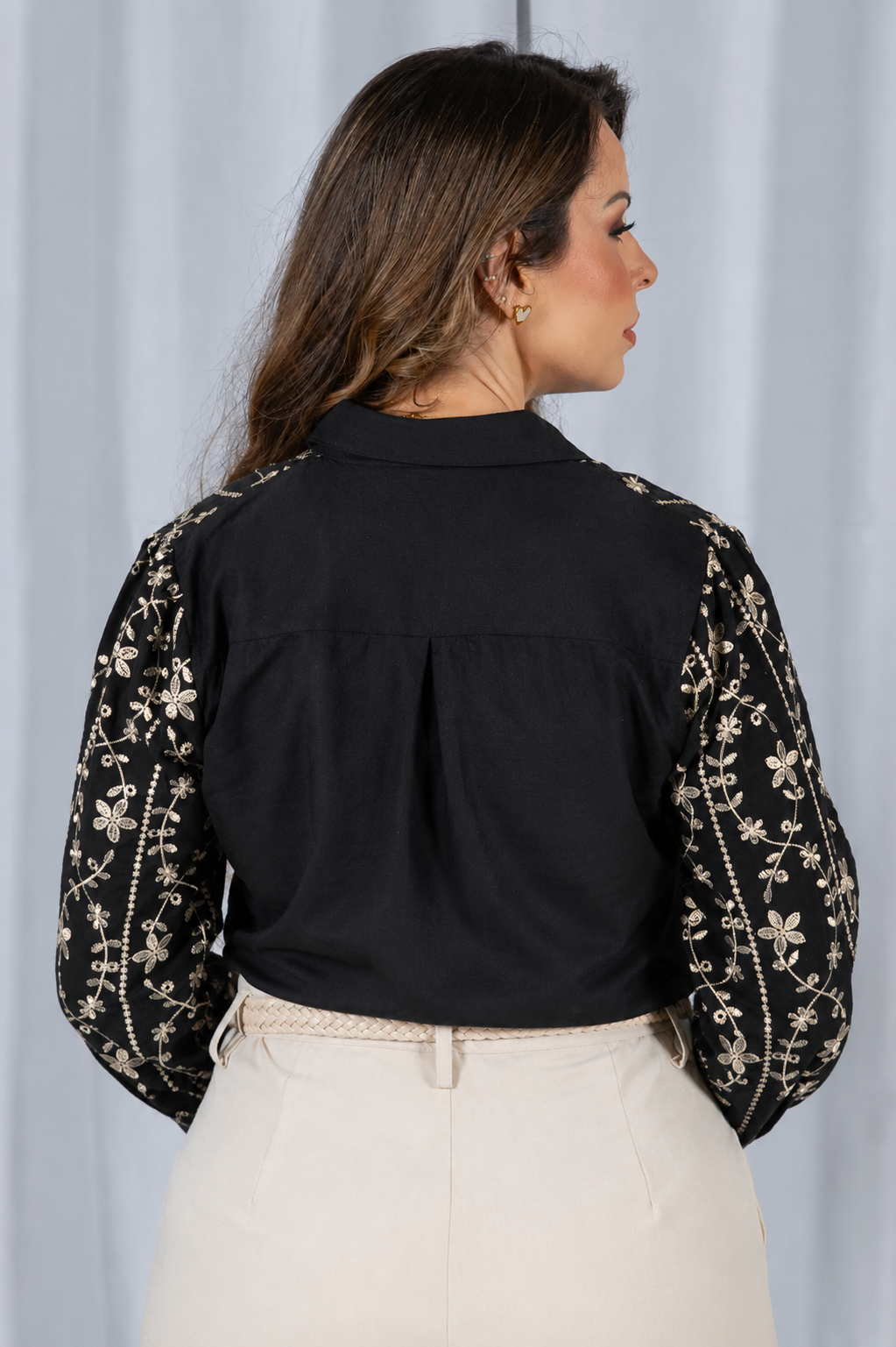 Camisa Laise Atemporal Maitê Preta