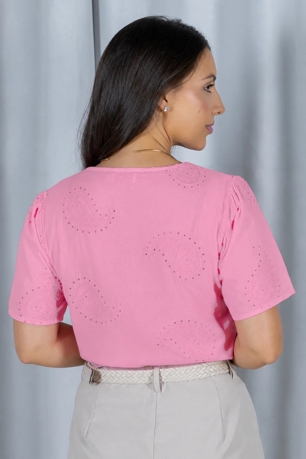 Blusa Laise com Decote V Emanuelle Rosa - variação lateral