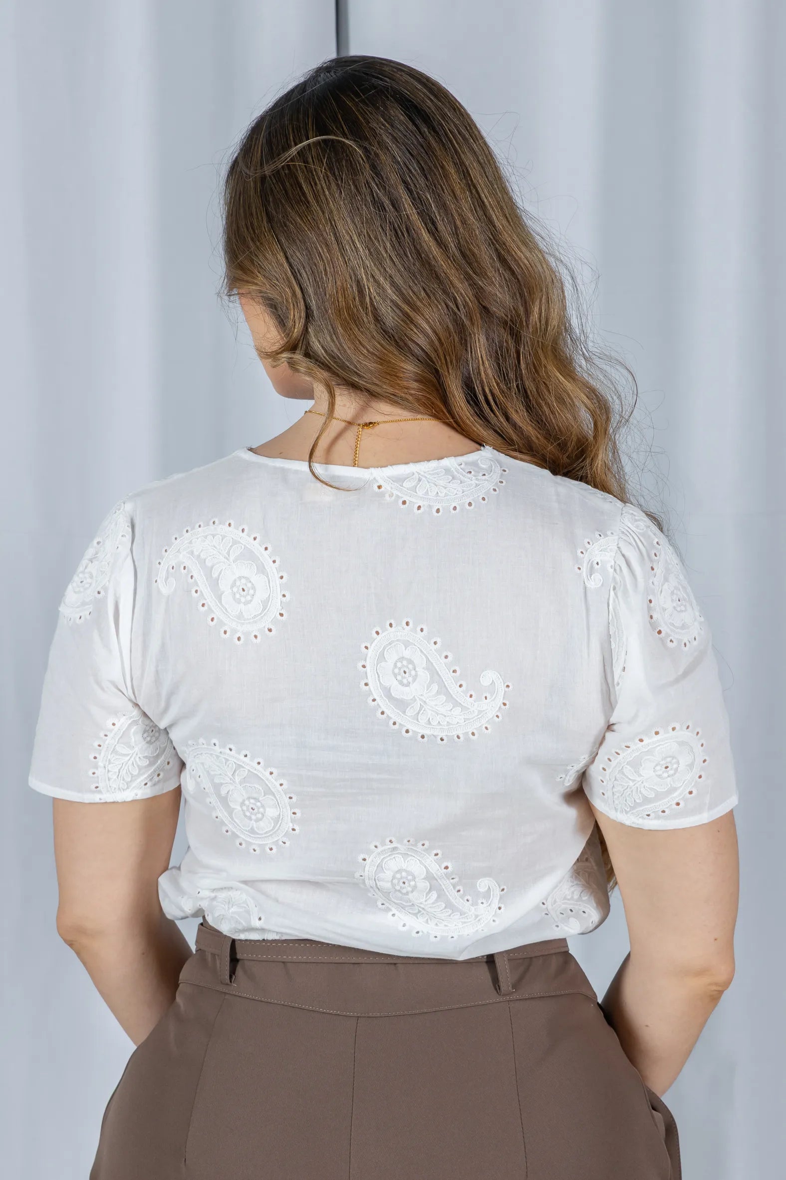 Blusa Laise com Decote V Emanuelle Branca - variação adicional 3