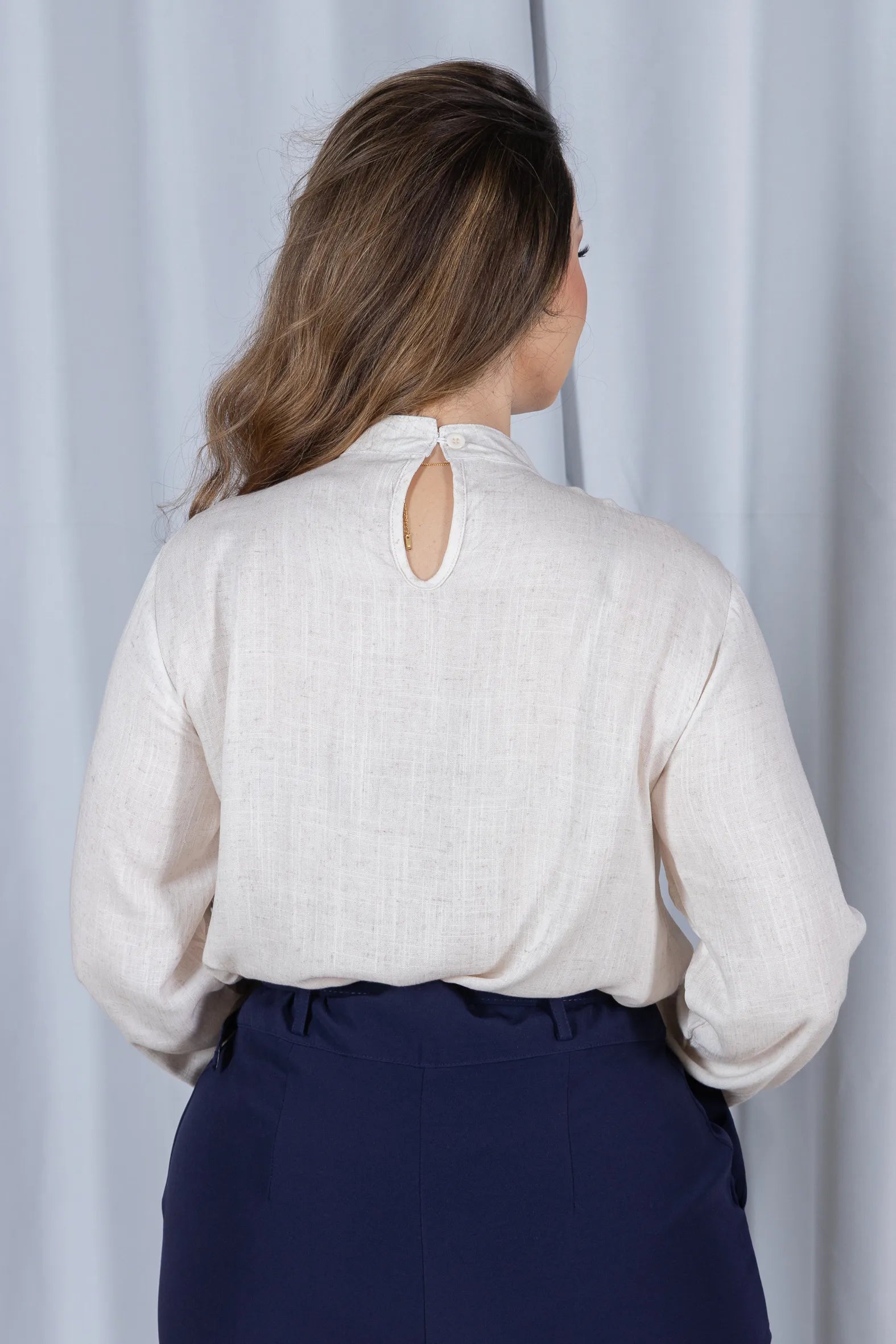 Blusa Manga Longa Visco-Linho com Bordado Floral Sonia Off White