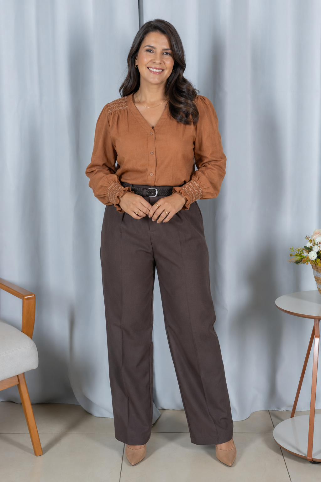 Blusa Cotton Visco com Bordado Artesanal Daiane Marrom - frente principal