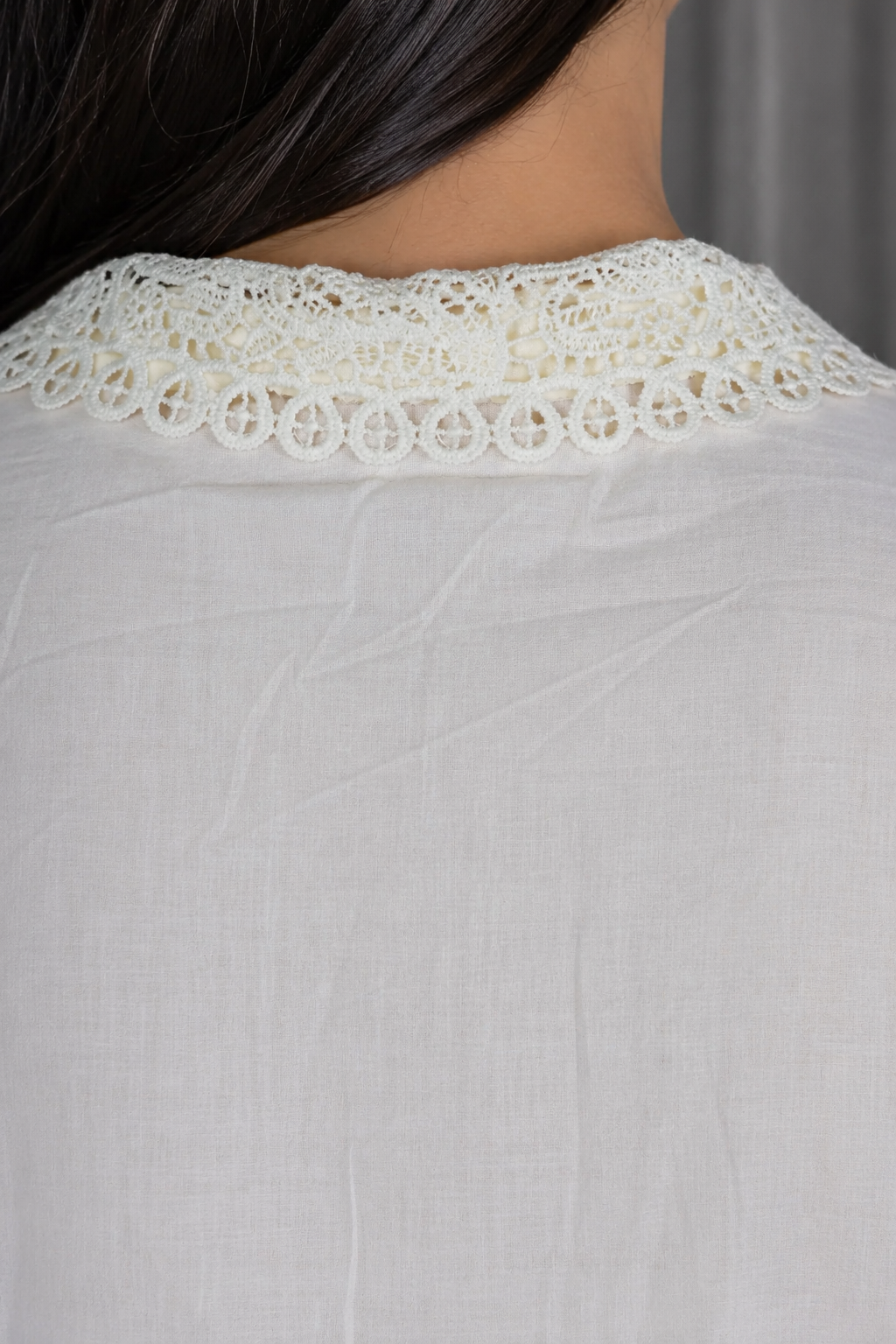 Camisa em Laise com Detalhes em Renda Marina Branca