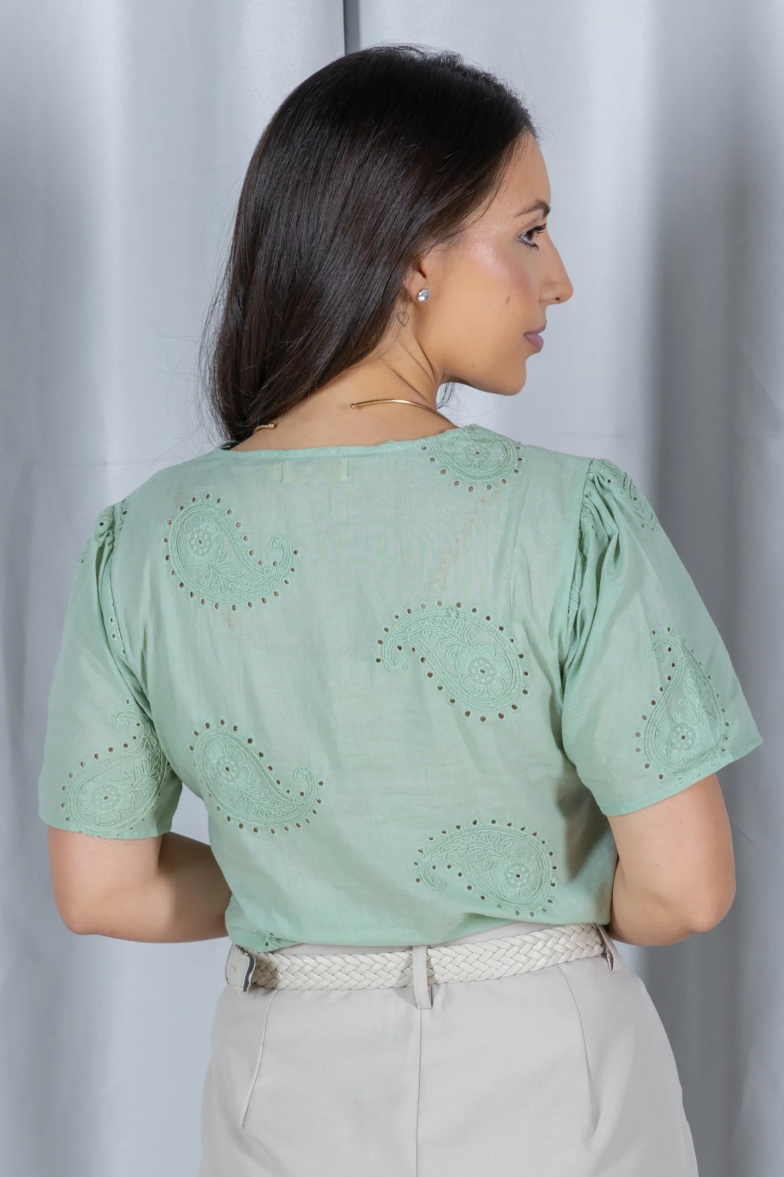 Blusa Laise com Decote V Emanuelle Verde - variação adicional 3