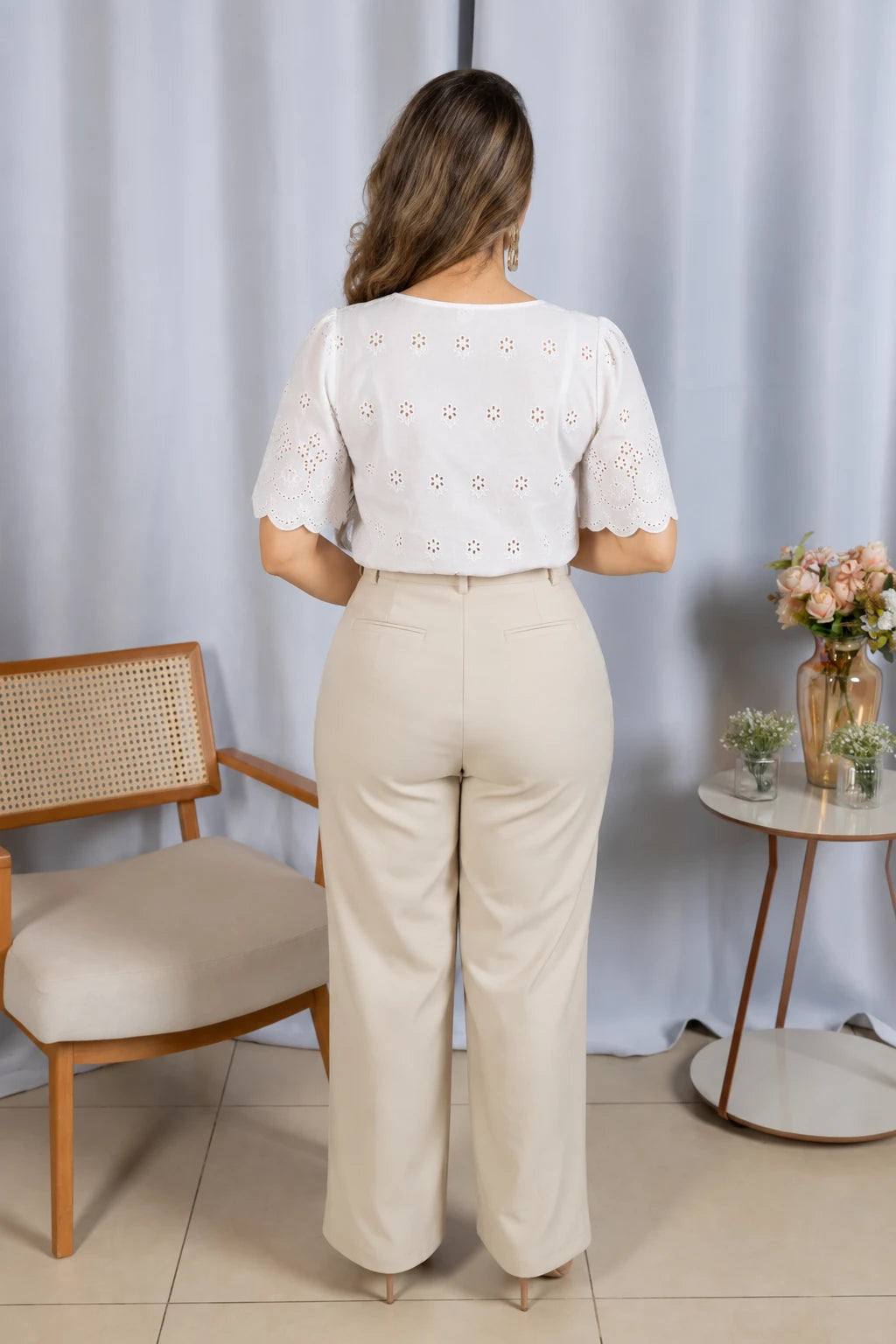 Blusa em Laise Leve e Delicada Clarissa Branca - costas