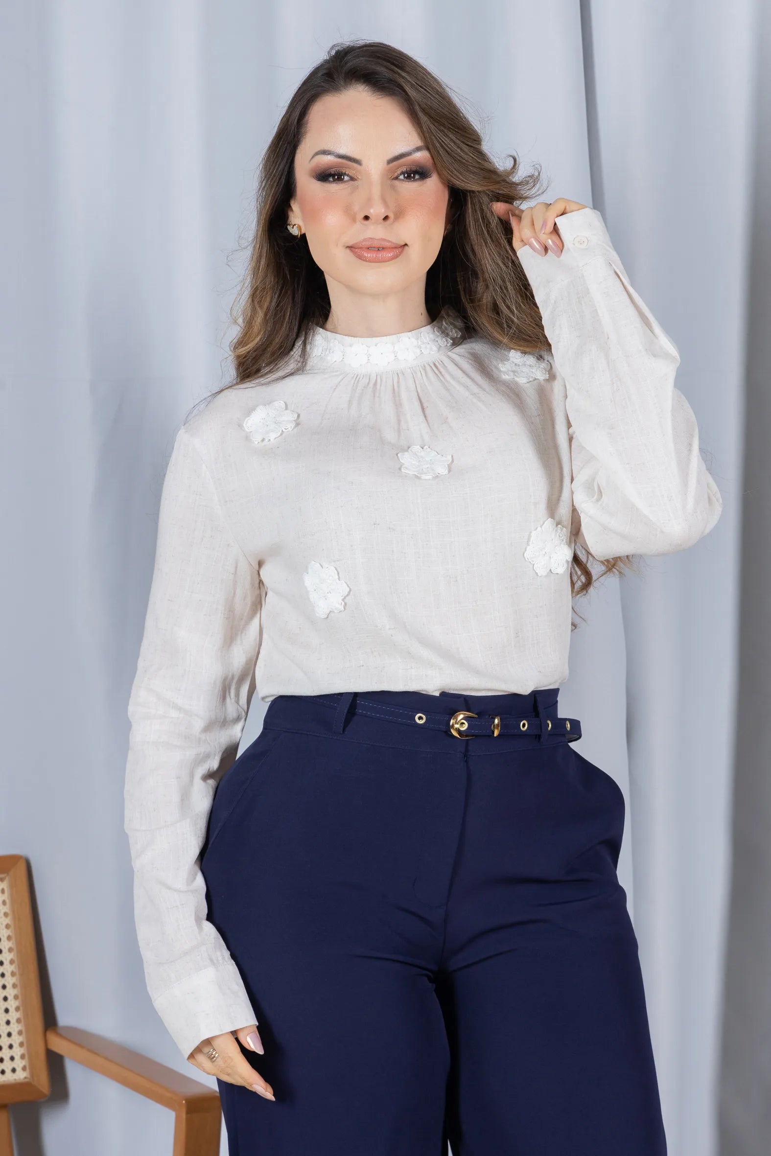 Blusa Manga Longa Visco-Linho com Bordado Floral Sonia Off White