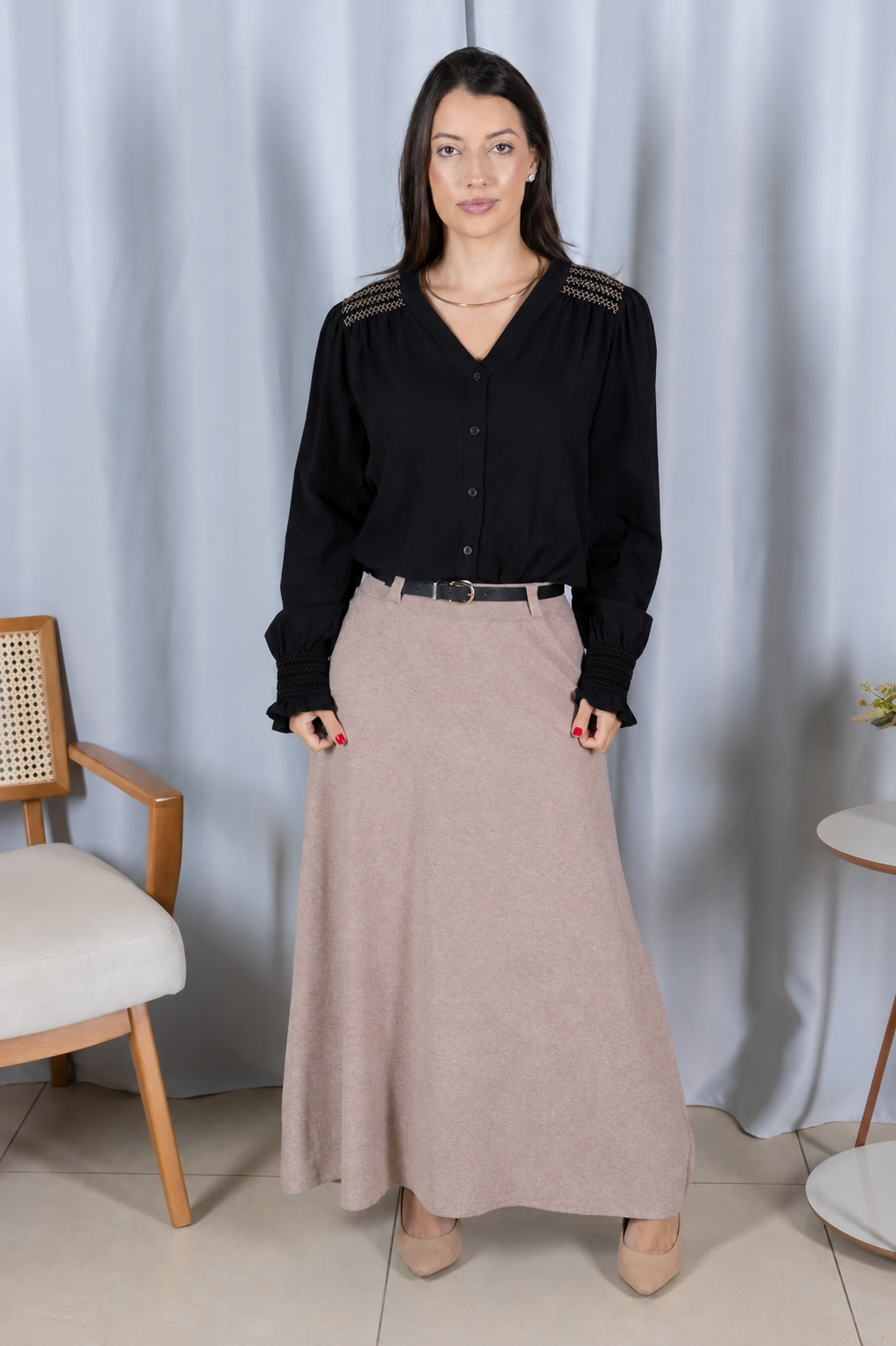 Blusa Cotton Visco com Bordado Artesanal Daiane Preta - frente principal