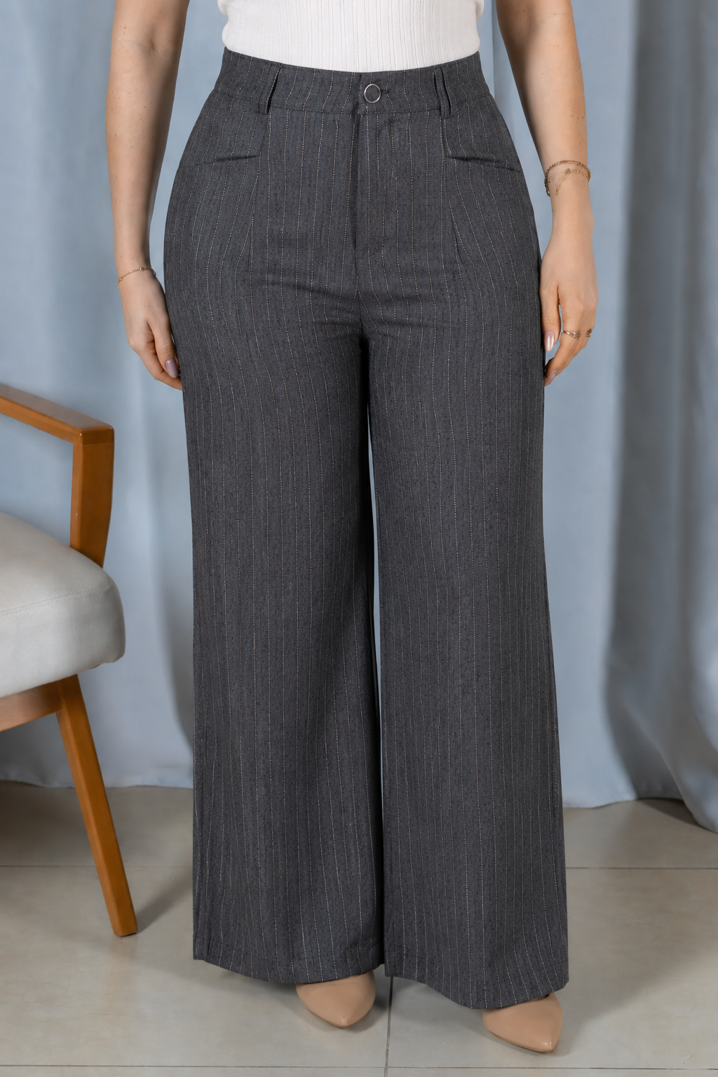 Calça Reta Elegante Risca de Giz Luara Grafite