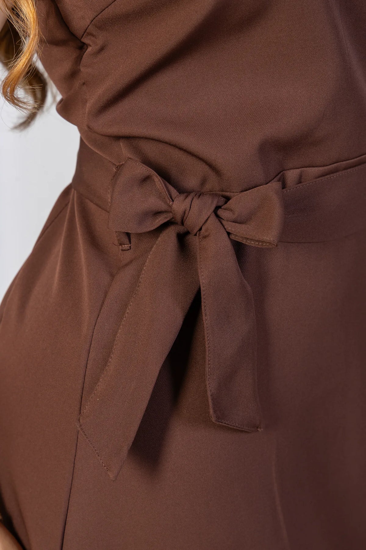 Vestido em Alfaiataria Decote Quadrado Malu Marrom